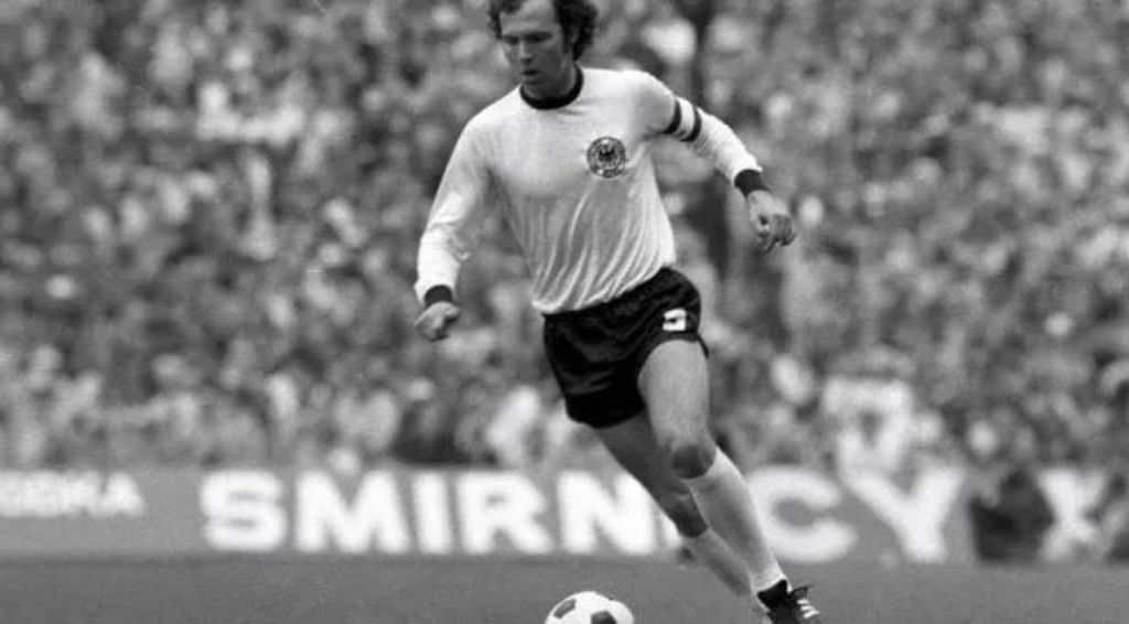 Franz Beckenbauer, soprannominato "Der Kaiser" si è spento a 78 anni. Uno dei più grandi campioni di tutti i tempi.
